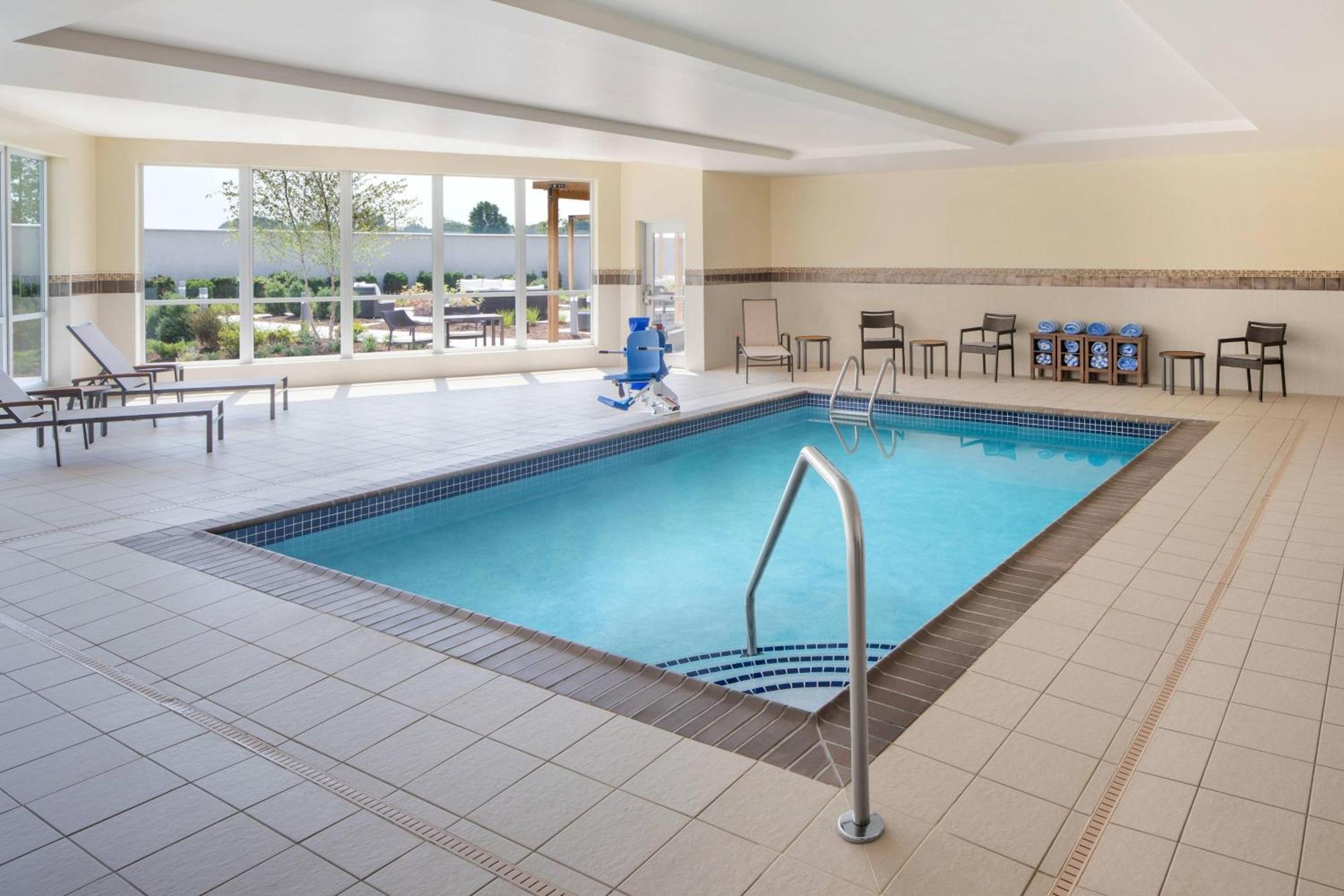 Courtyard By Marriott Wayne Fairfield Exterior foto