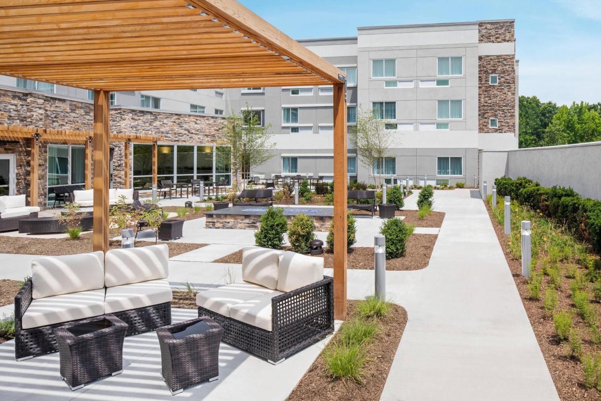 Courtyard By Marriott Wayne Fairfield Exterior foto