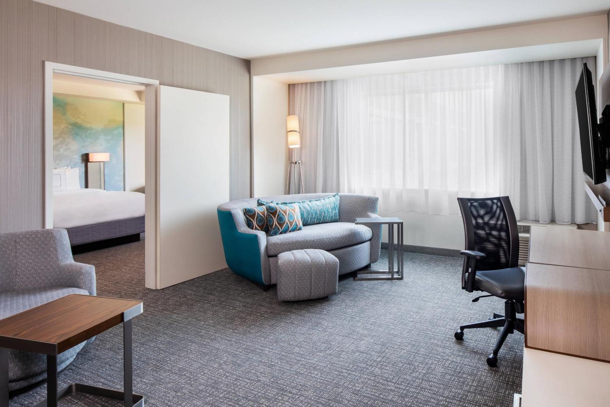Courtyard By Marriott Wayne Fairfield Exterior foto