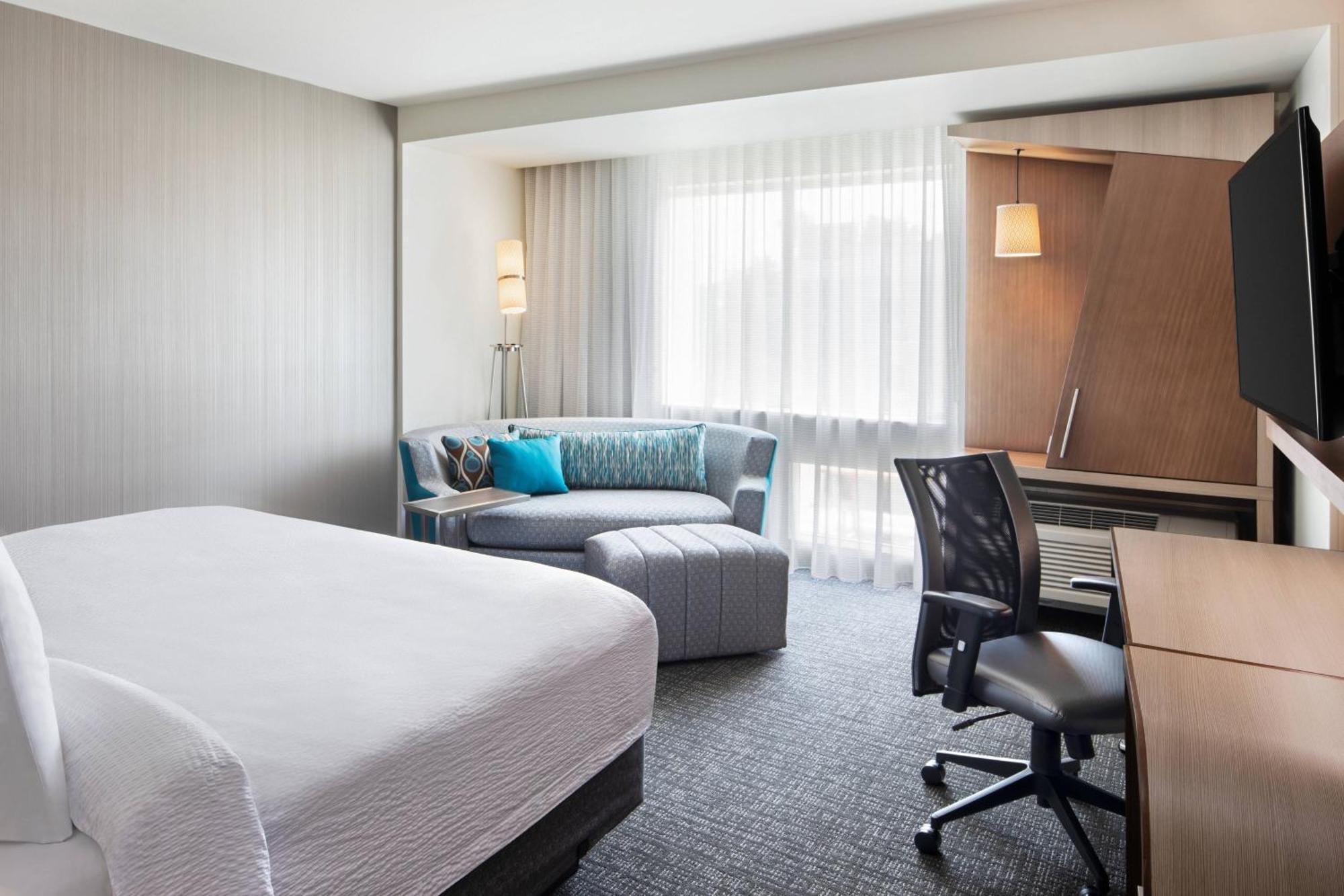 Courtyard By Marriott Wayne Fairfield Exterior foto