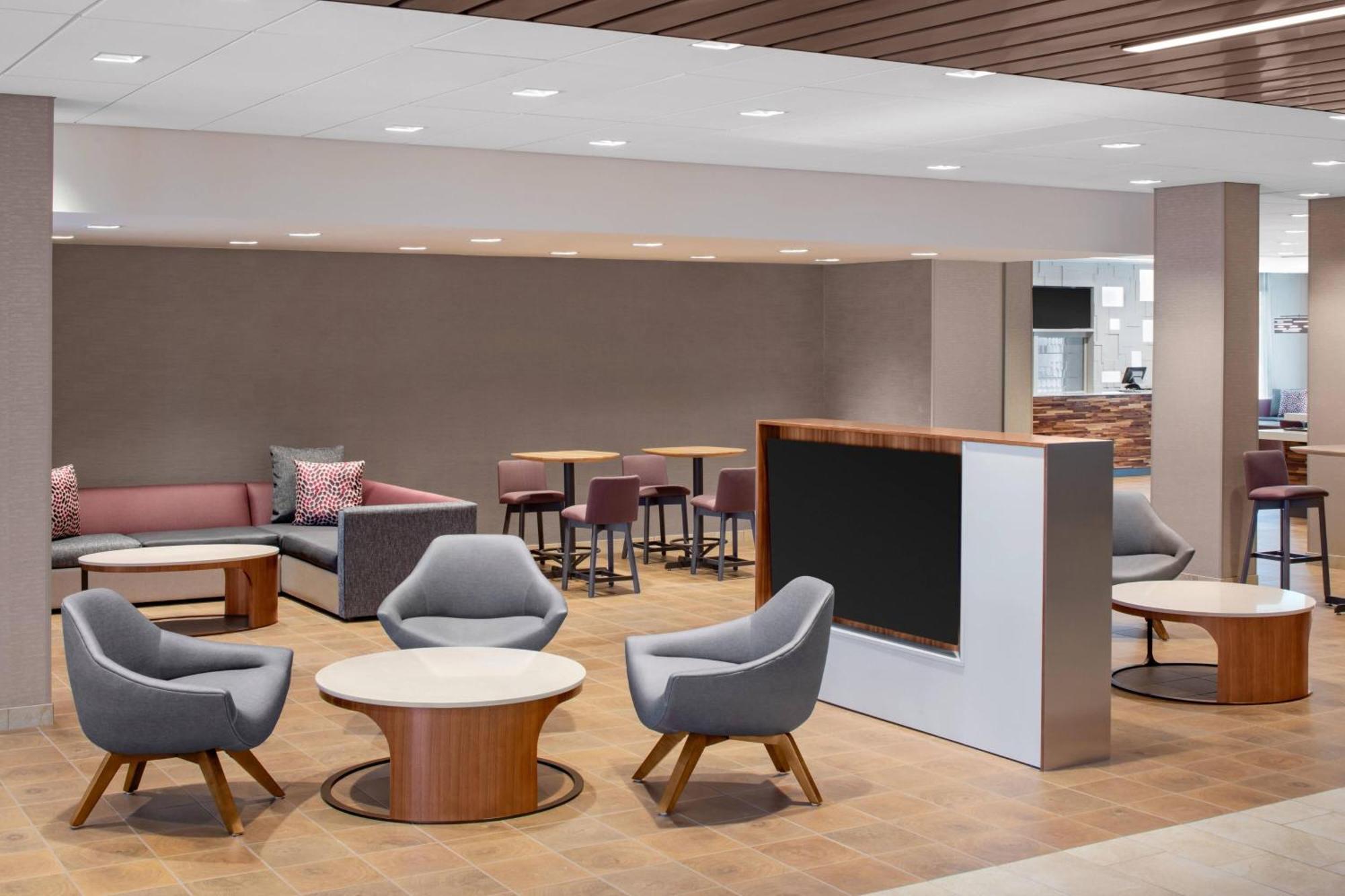 Courtyard By Marriott Wayne Fairfield Exterior foto